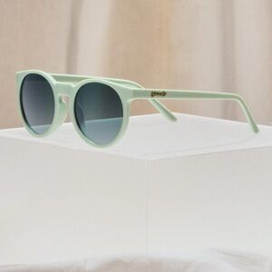 Goodr Sunglasses Incognito Plant Parent Circle G green